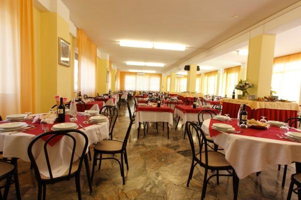 Hotel Vannini Римини Экстерьер фото